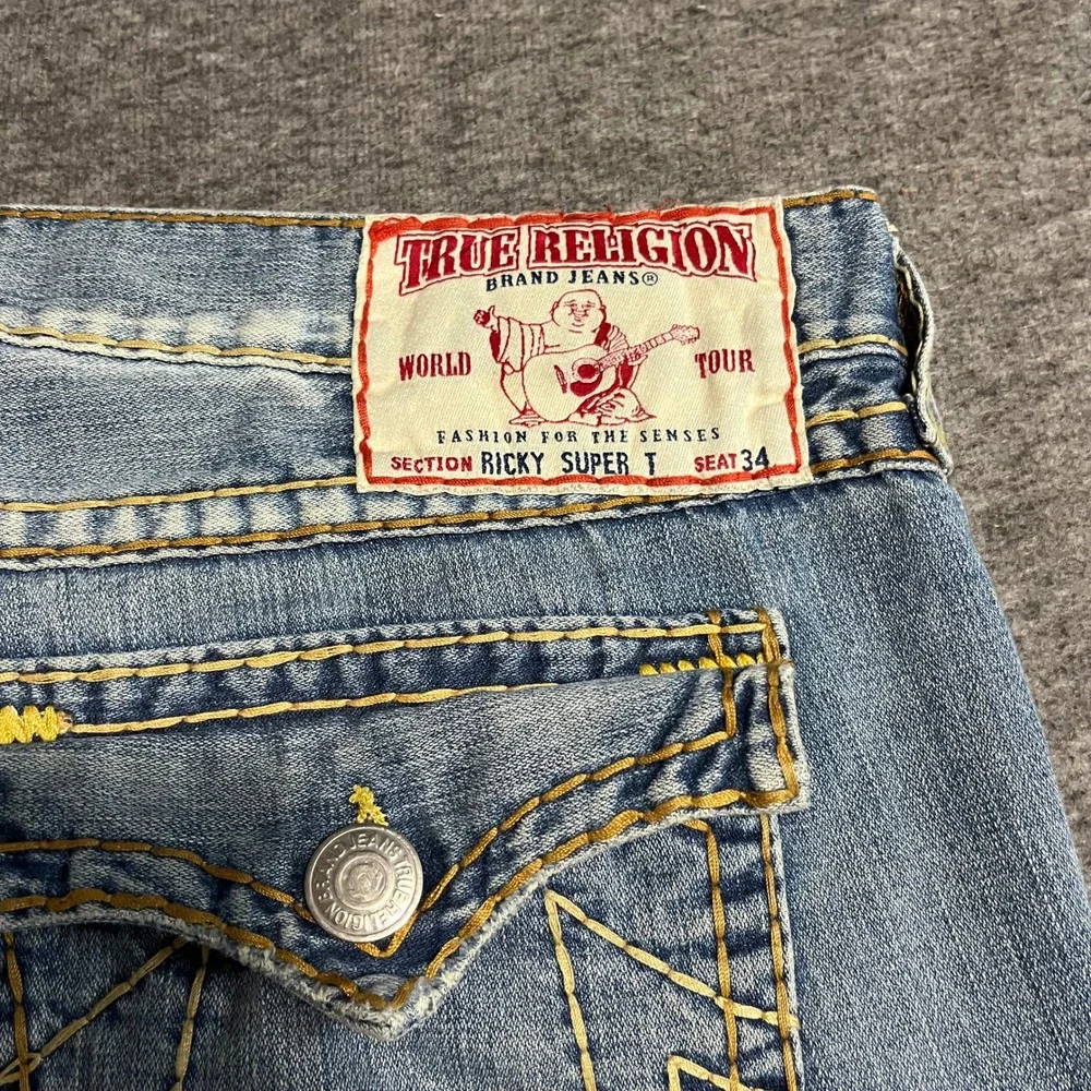 True Religion Ricky Super T Light Wash Denim Shorts Mens 42 USA Made Frayed Hem